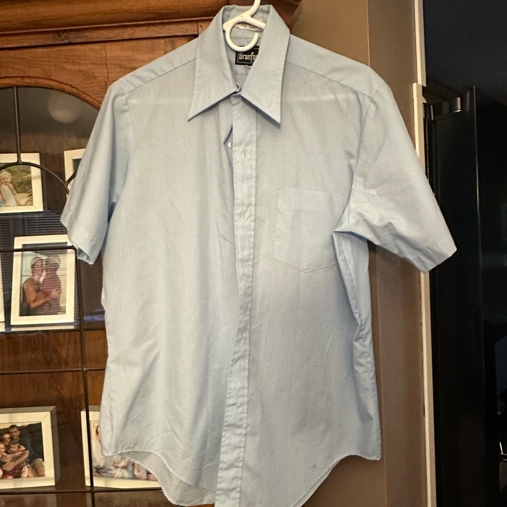 Mens Light Blue 15 1/2 Short Sleeve Shirt. MUST BE BUNDLED (T)